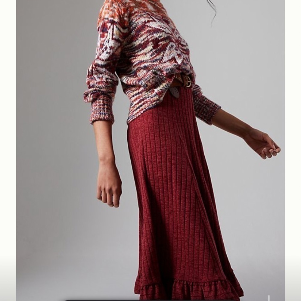 - NWT Burgundy Heather Anthropologie Pauline Ruffled Knit MIDI Skirt Maroon